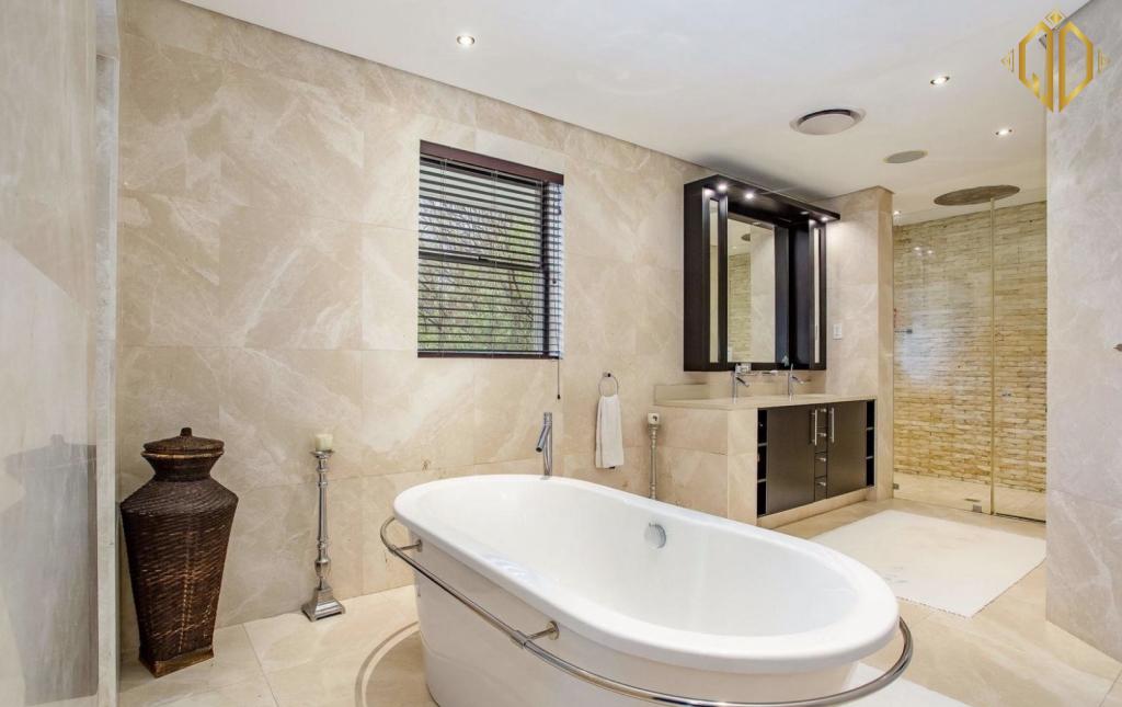burdur-beige-marble-op-lat-phong-tam
